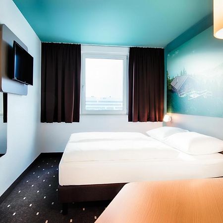 B&B Hotel Muenchen-Putzbrunn Bagian luar foto