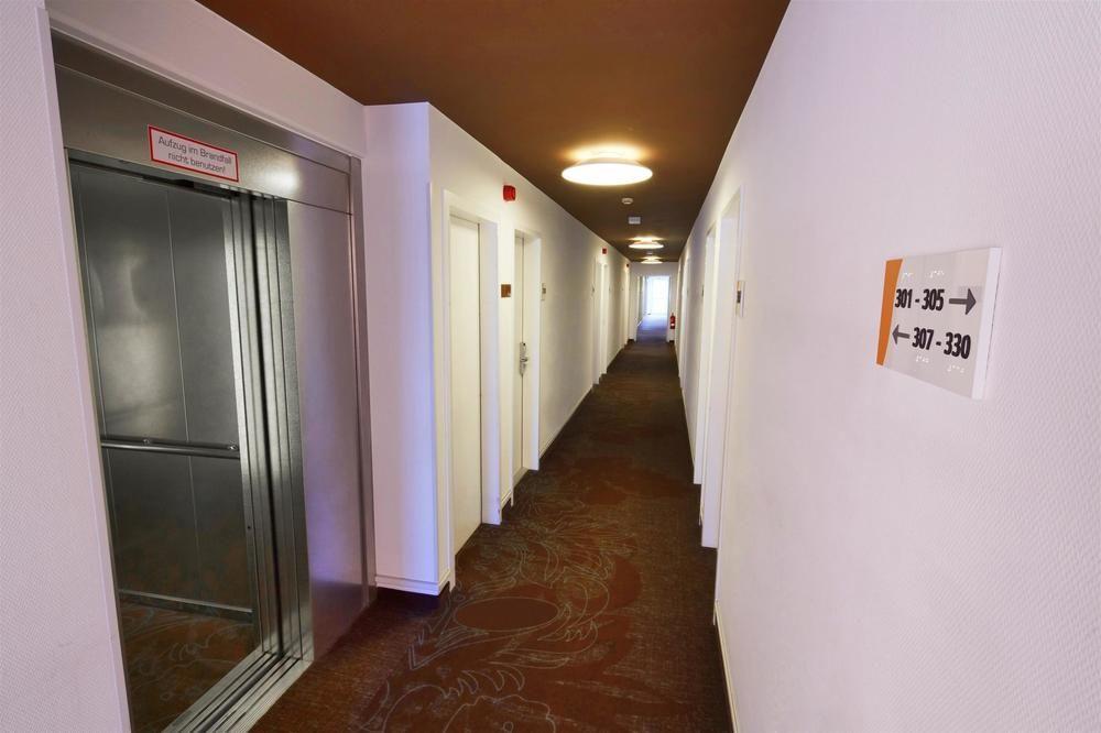 B&B Hotel Muenchen-Putzbrunn Bagian luar foto