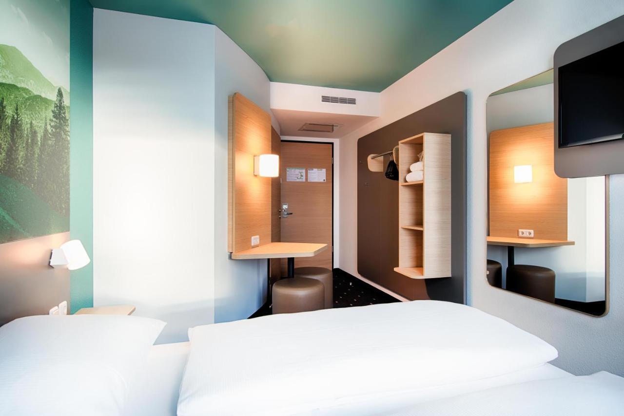 B&B Hotel Muenchen-Putzbrunn Bagian luar foto