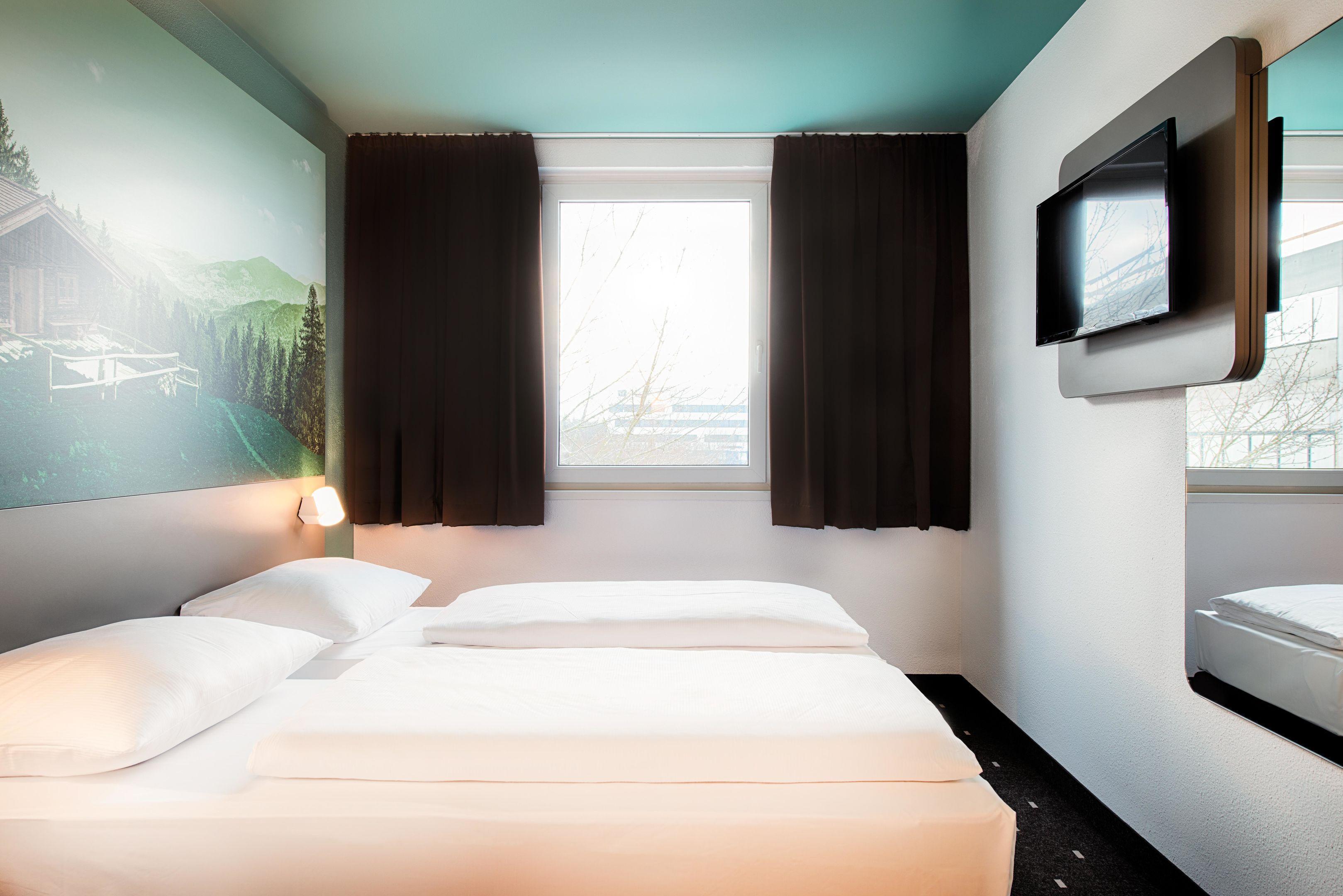 B&B Hotel Muenchen-Putzbrunn Bagian luar foto