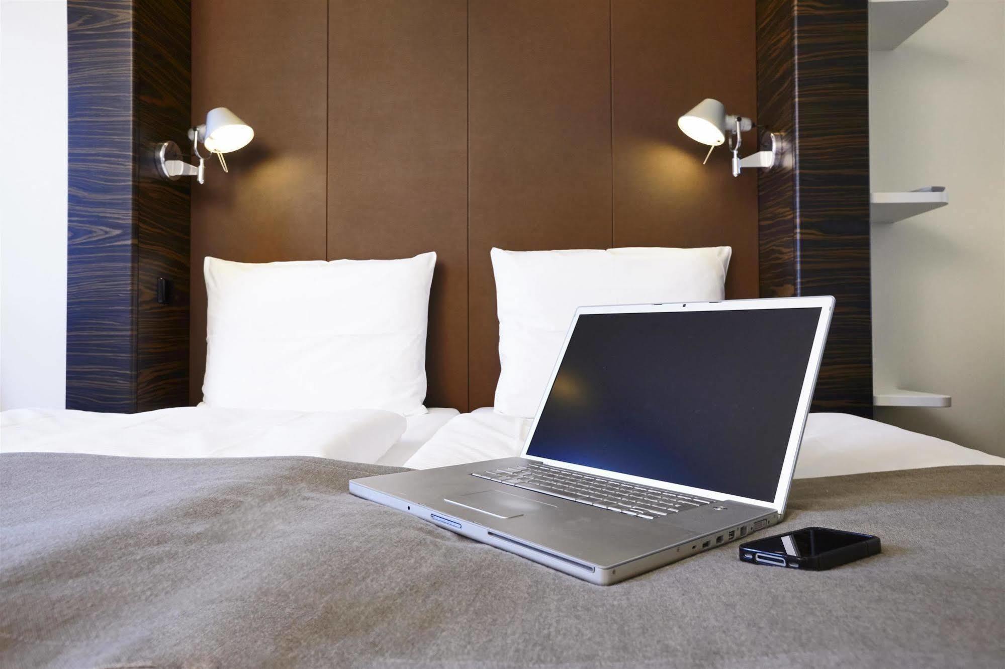 B&B Hotel Muenchen-Putzbrunn Bagian luar foto