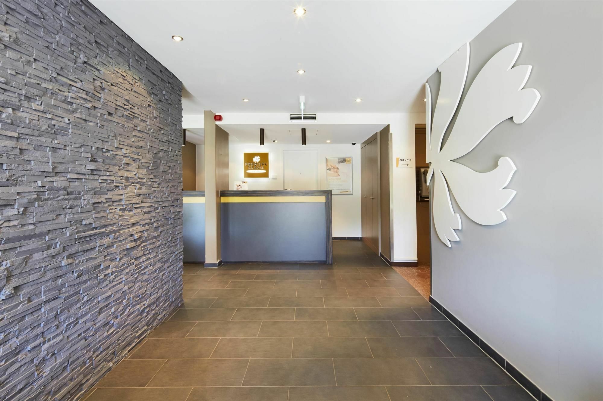 B&B Hotel Muenchen-Putzbrunn Bagian luar foto